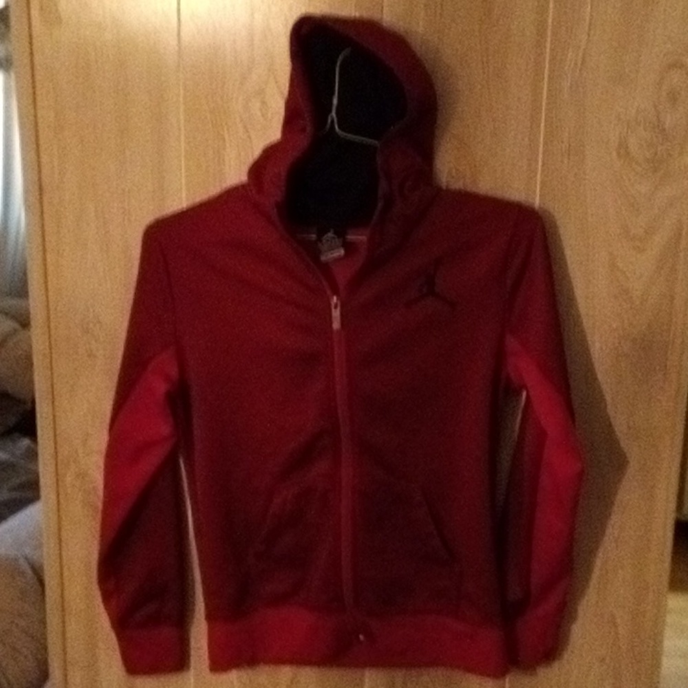 Nike therma fit long sleeve hoodie